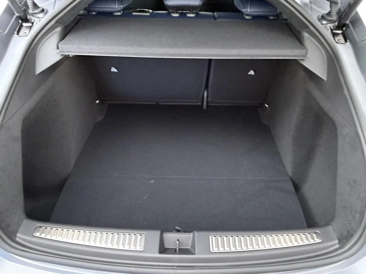 GT 89kWh | Pack Driving | Devialet® XtremeSound audiosysteem | Geweven carbon interieurafwerking | 20'' lichtmetalen CRISTAL-wielen Noir mat |