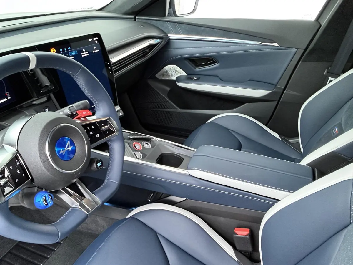 GT 89kWh | Pack Driving | Devialet® XtremeSound audiosysteem | Geweven carbon interieurafwerking | 20'' lichtmetalen CRISTAL-wielen Noir mat |