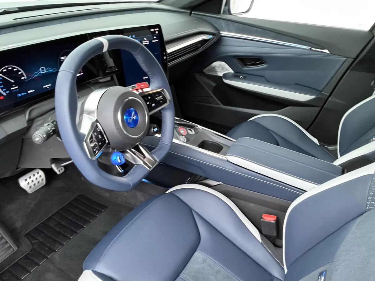 GT 89kWh | Pack Driving | Devialet® XtremeSound audiosysteem | Geweven carbon interieurafwerking | 20'' lichtmetalen CRISTAL-wielen Noir mat |