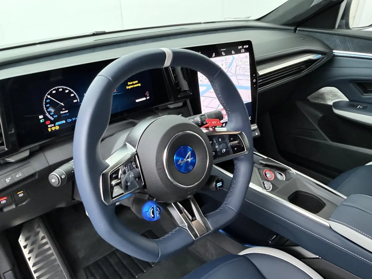 GT 89kWh | Pack Driving | Devialet® XtremeSound audiosysteem | Geweven carbon interieurafwerking | 20'' lichtmetalen CRISTAL-wielen Noir mat |