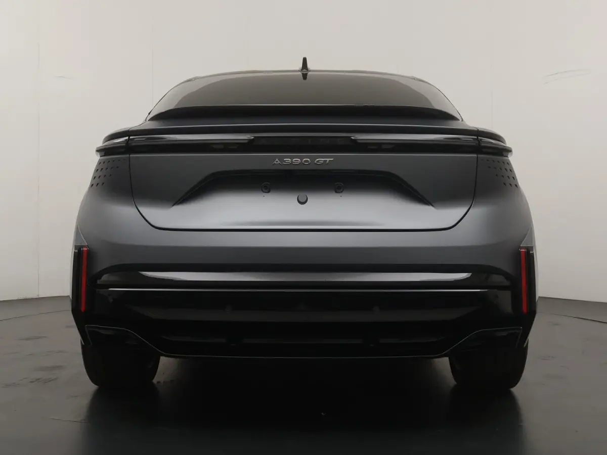GT 89kWh | Pack Driving | Devialet® XtremeSound audiosysteem | Geweven carbon interieurafwerking | 20'' lichtmetalen CRISTAL-wielen Noir mat |