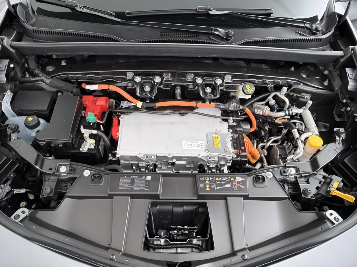 GT 89kWh | Pack Driving | Devialet® XtremeSound audiosysteem | Geweven carbon interieurafwerking | 20'' lichtmetalen CRISTAL-wielen Noir mat |