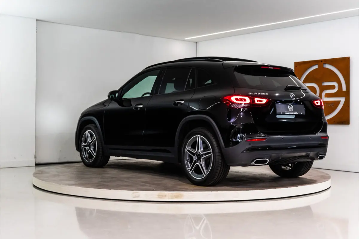 250 e AMG 218PK | Pano | Keyless | Dodehoek | ACC | Carplay | 12 MND Garantie