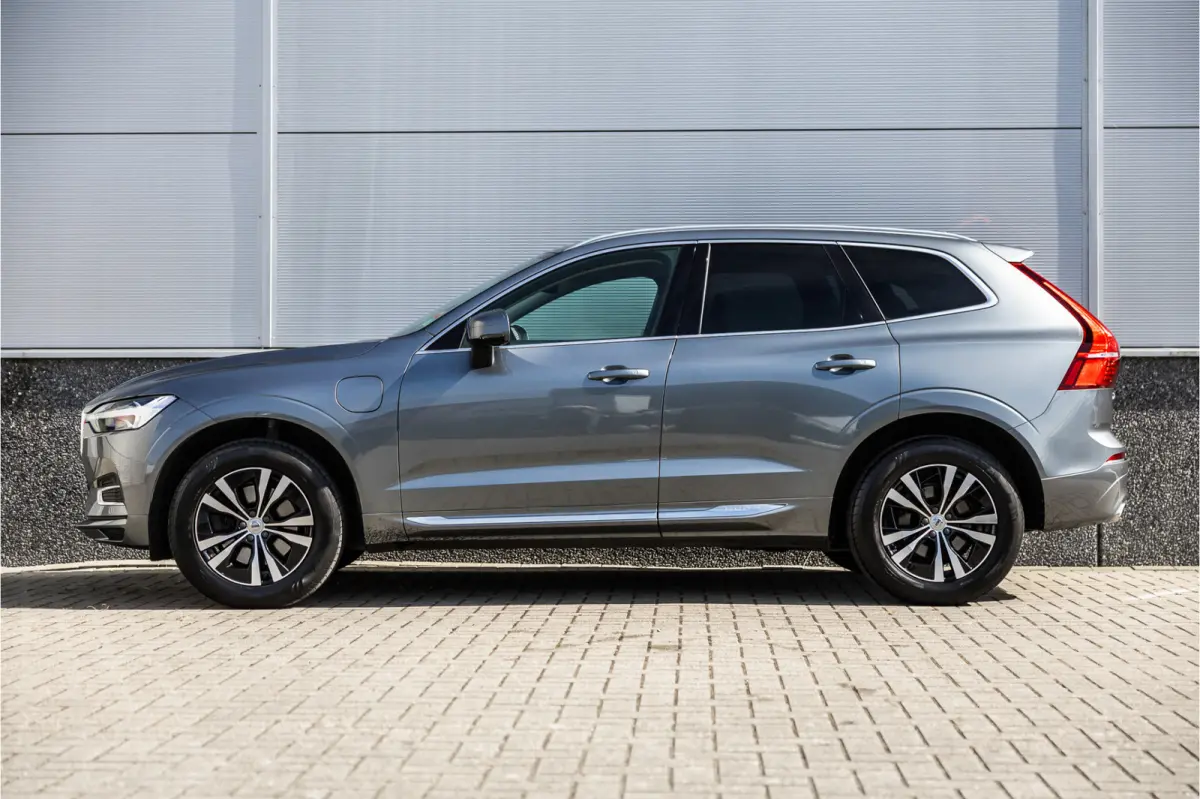2.0 Recharge T6 AWD Business Pro Leder / Pano / Harman Kardon / Camera /
