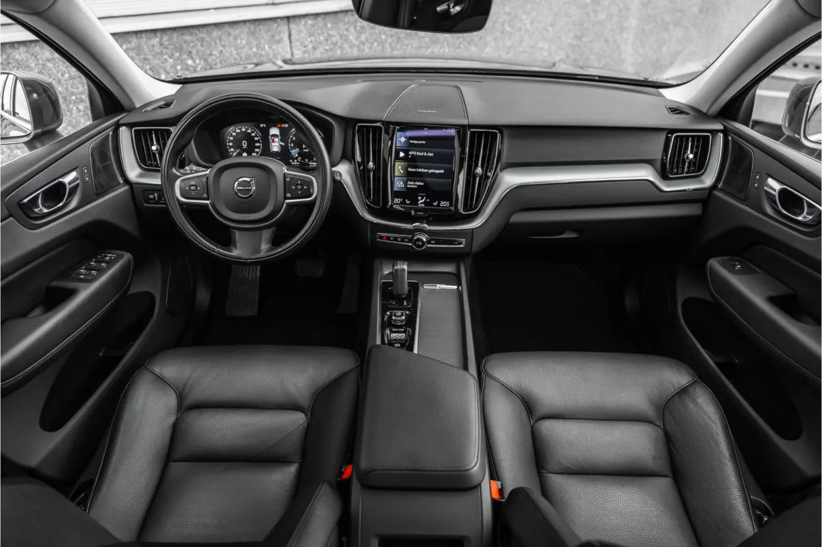 2.0 Recharge T6 AWD Business Pro Leder / Pano / Harman Kardon / Camera /