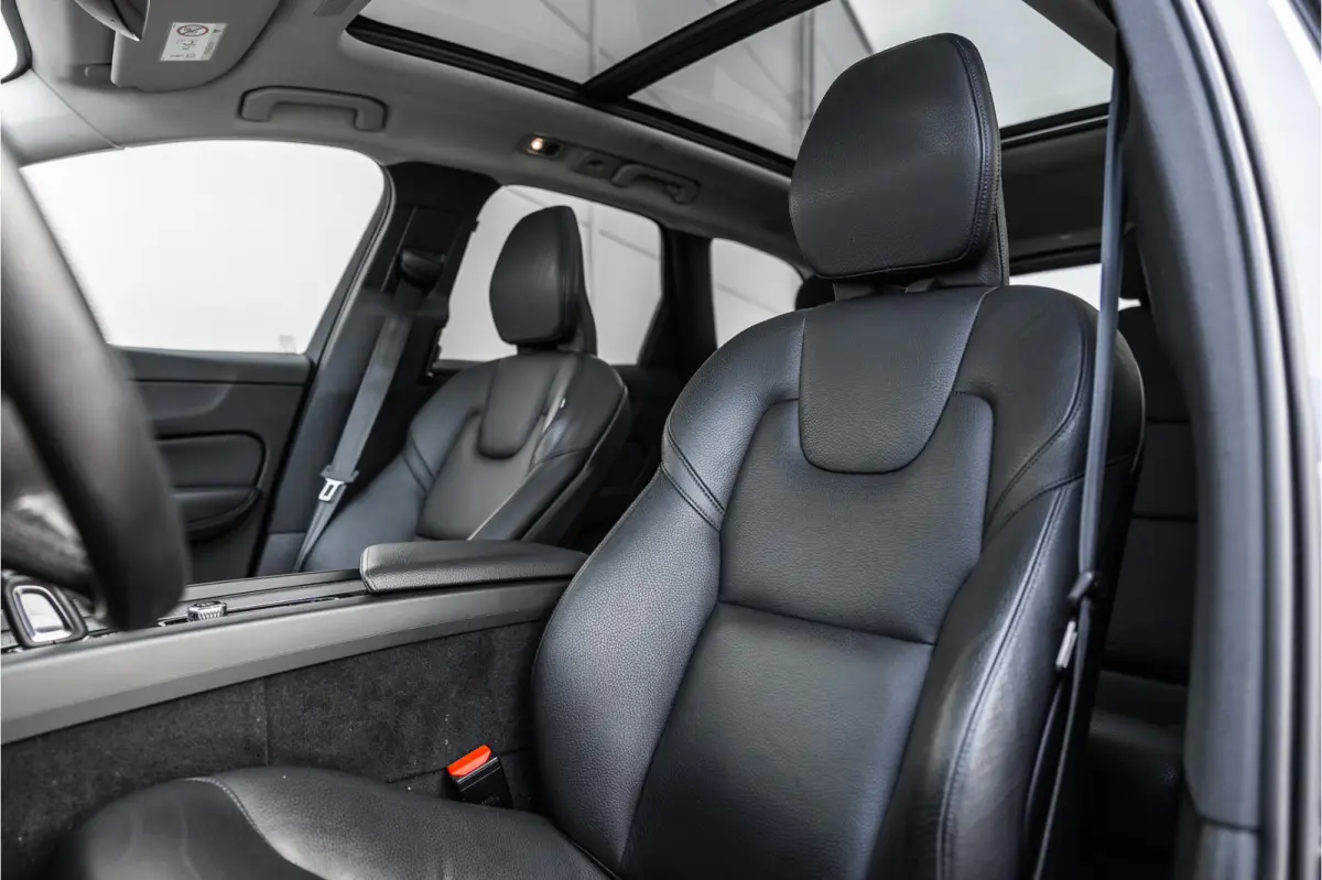 2.0 Recharge T6 AWD Business Pro Leder / Pano / Harman Kardon / Camera /