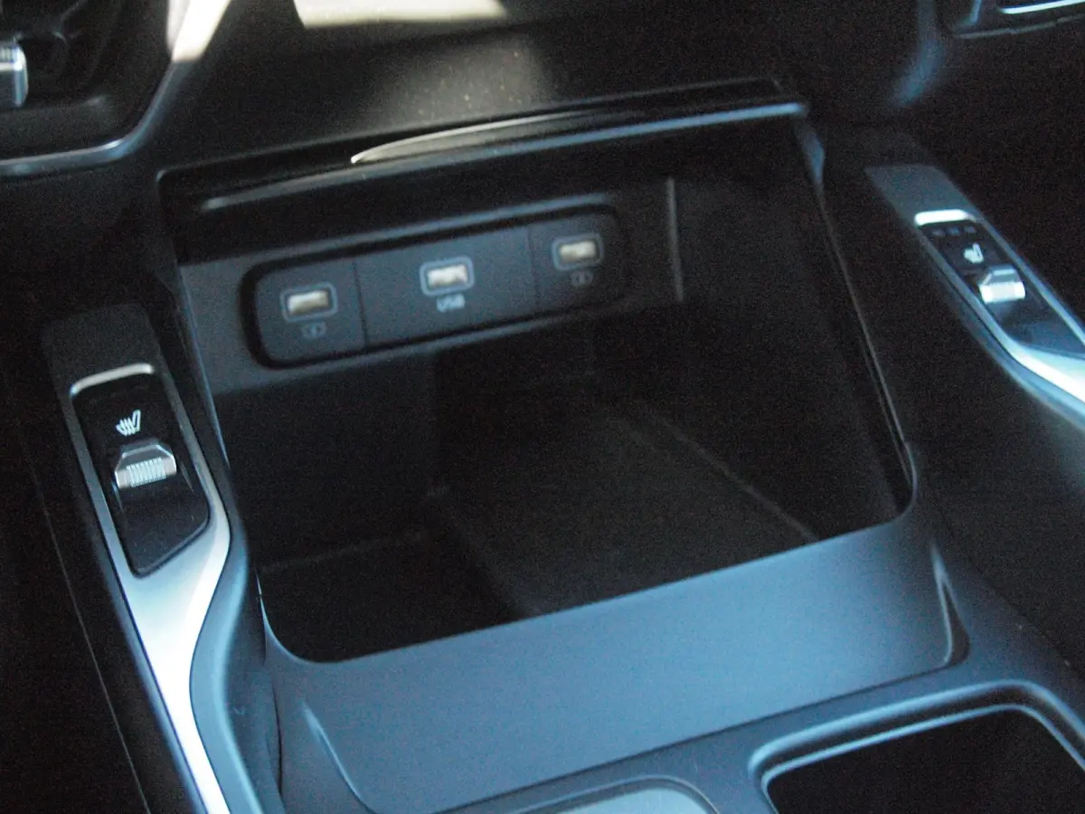 1.6 T-GDI Plug-in Hybrid 4WD DynamicLine 7p. | Camera | Trekhaak | Apple Carplay | ACC | NL-Auto |