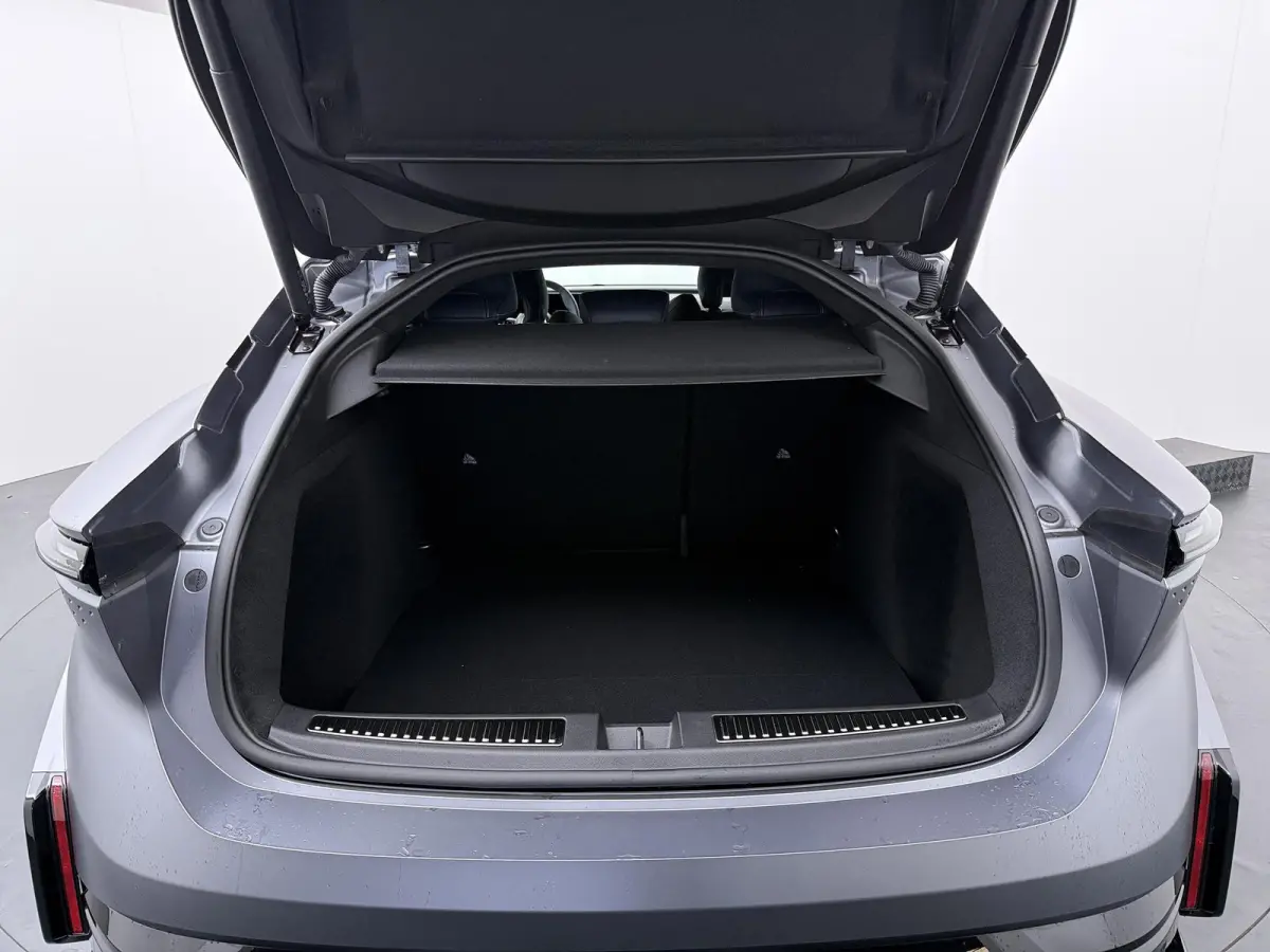 GT 89kWh | Pack Driving | Devialet® XtremeSound audiosysteem | Alcantara® hemelbekleding | 20'' lichtmetalen CRISTAL-wielen Noir mat |