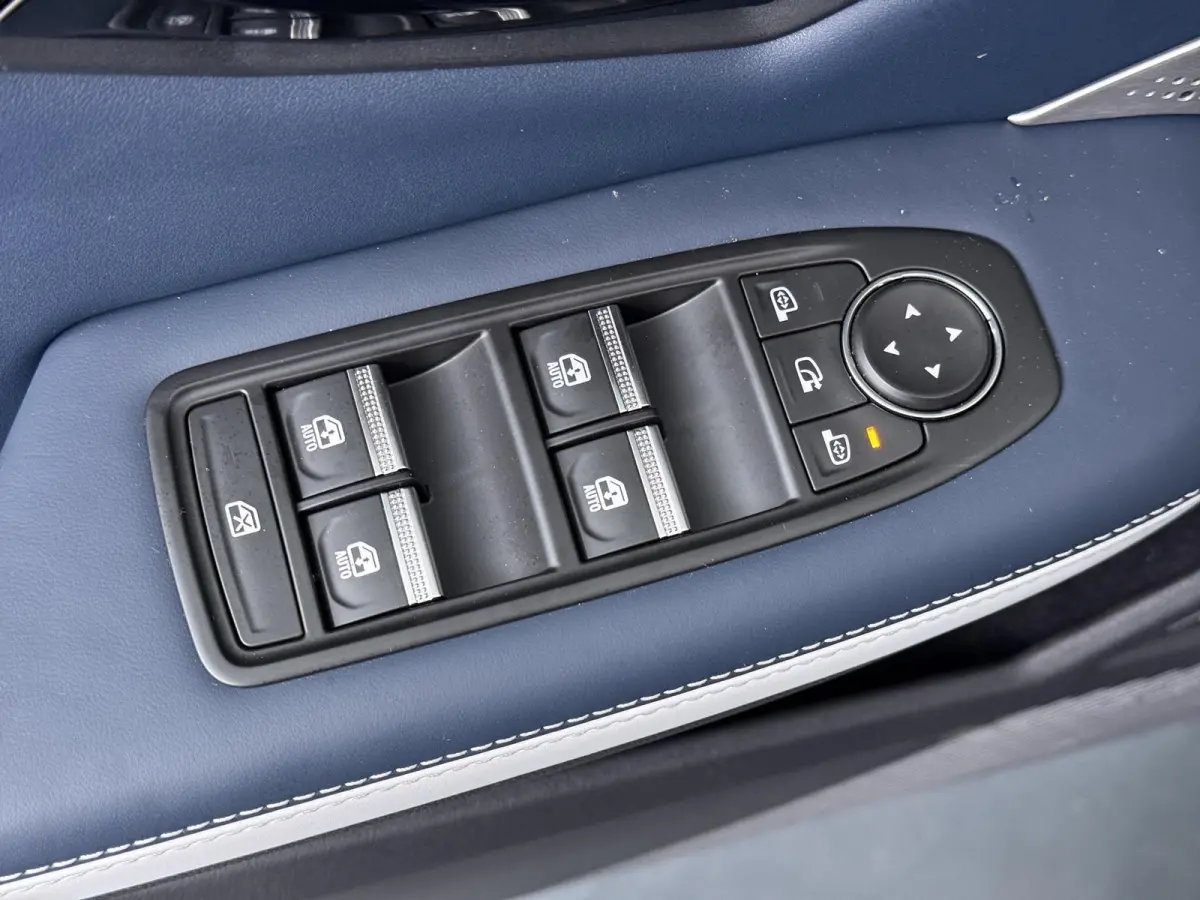 GT 89kWh | Pack Driving | Devialet® XtremeSound audiosysteem | Alcantara® hemelbekleding | 20'' lichtmetalen CRISTAL-wielen Noir mat |