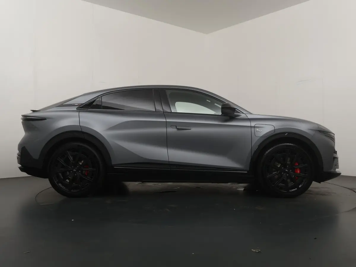 GT 89kWh | Pack Driving | Devialet® XtremeSound audiosysteem | Alcantara® hemelbekleding | 20'' lichtmetalen CRISTAL-wielen Noir mat |