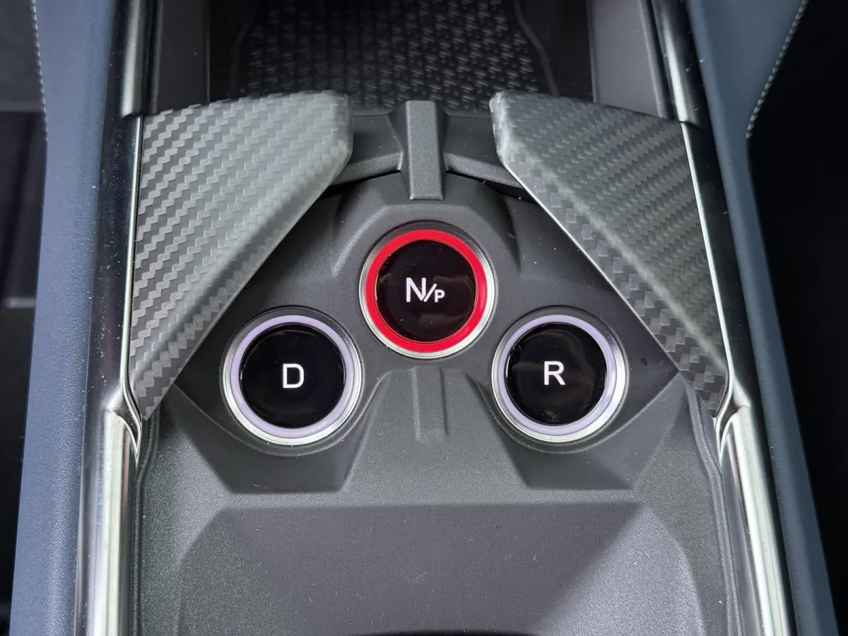 GT 89kWh | Pack Driving | Devialet® XtremeSound audiosysteem | Alcantara® hemelbekleding | 20'' lichtmetalen CRISTAL-wielen Noir mat |