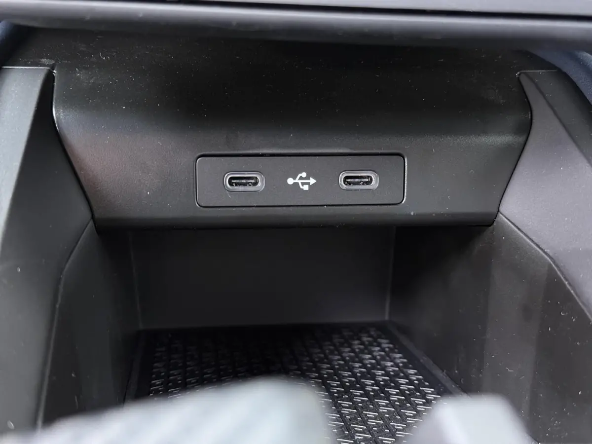 GT 89kWh | Pack Driving | Devialet® XtremeSound audiosysteem | Alcantara® hemelbekleding | 20'' lichtmetalen CRISTAL-wielen Noir mat |