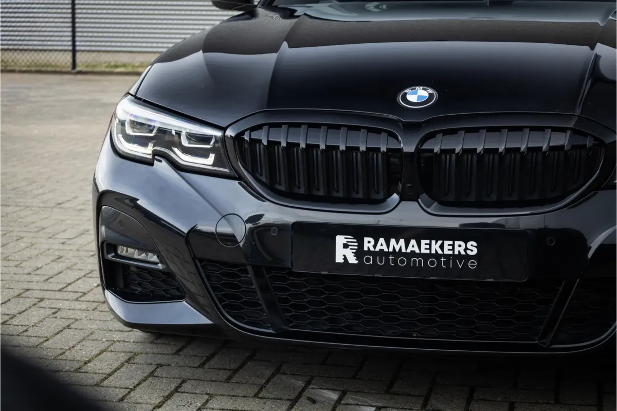 320i M Sport High Ex Camera / HiFi / Trekhaak / 19inch /