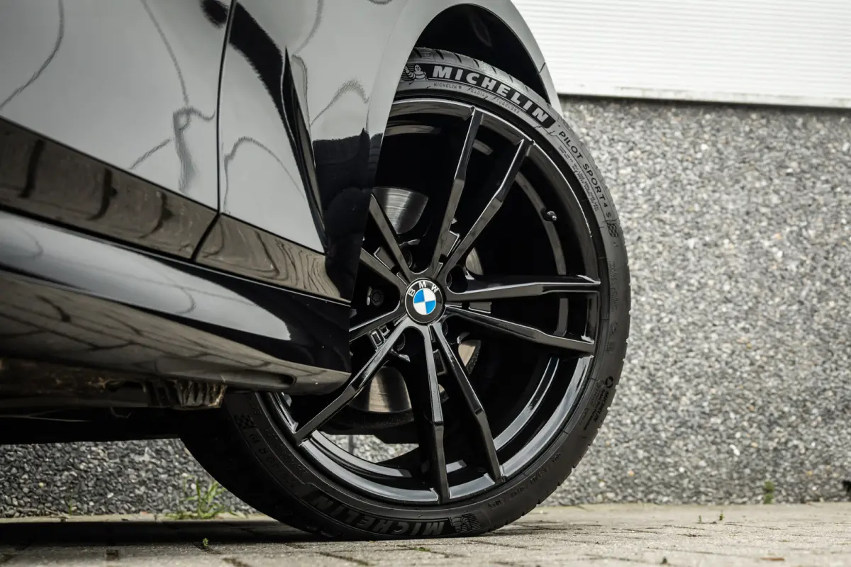320i M Sport High Ex Camera / HiFi / Trekhaak / 19inch /
