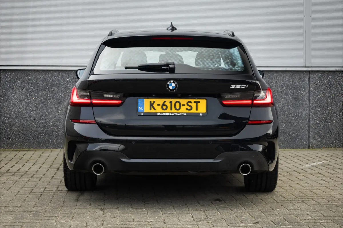 320i M Sport High Ex Camera / HiFi / Trekhaak / 19inch /
