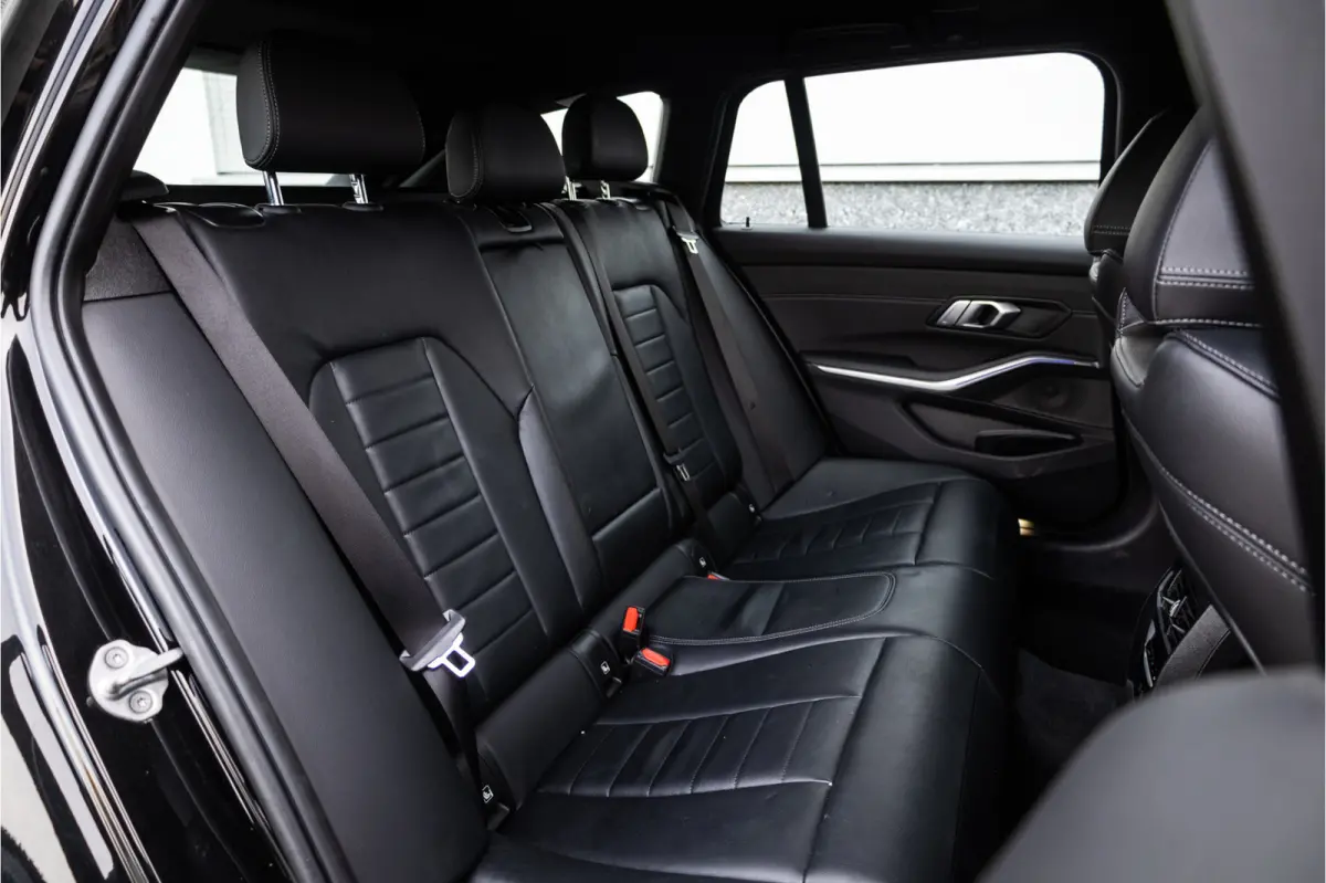 320i M Sport High Ex Camera / HiFi / Trekhaak / 19inch /
