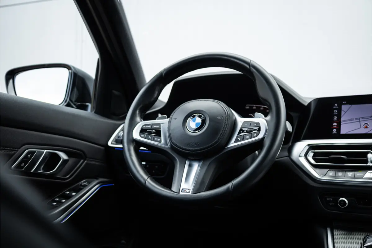 320i M Sport High Ex Camera / HiFi / Trekhaak / 19inch /