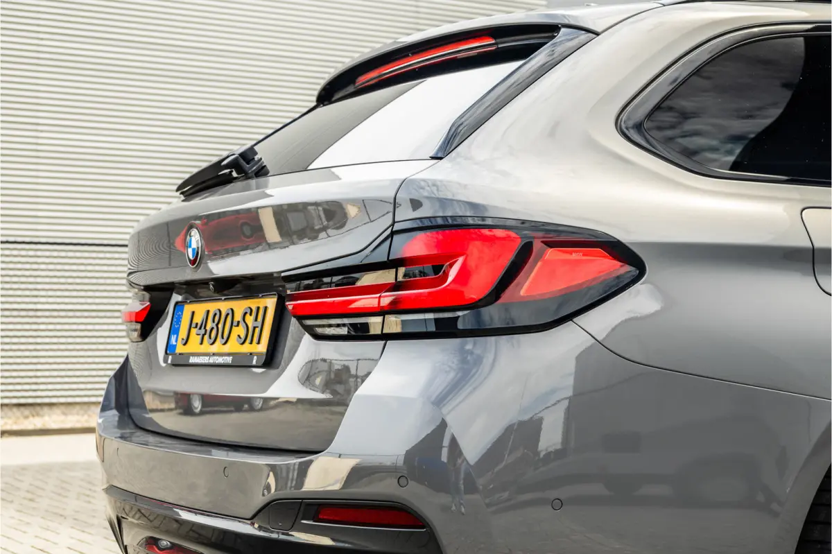 530i High Executive M-Sport 20inch / Bernina Grau / Pano / Camera / Laser