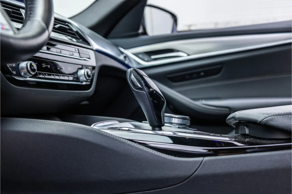 530i High Executive M-Sport 20inch / Bernina Grau / Pano / Camera / Laser