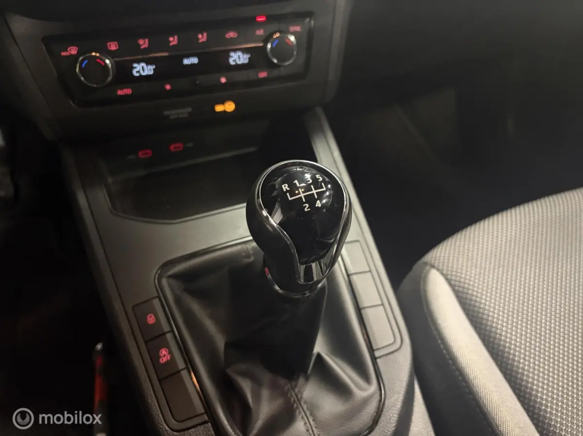 1.0 TSI Style 95 PK / CLIMATE / CRUISE / TREKHAAK / NAP