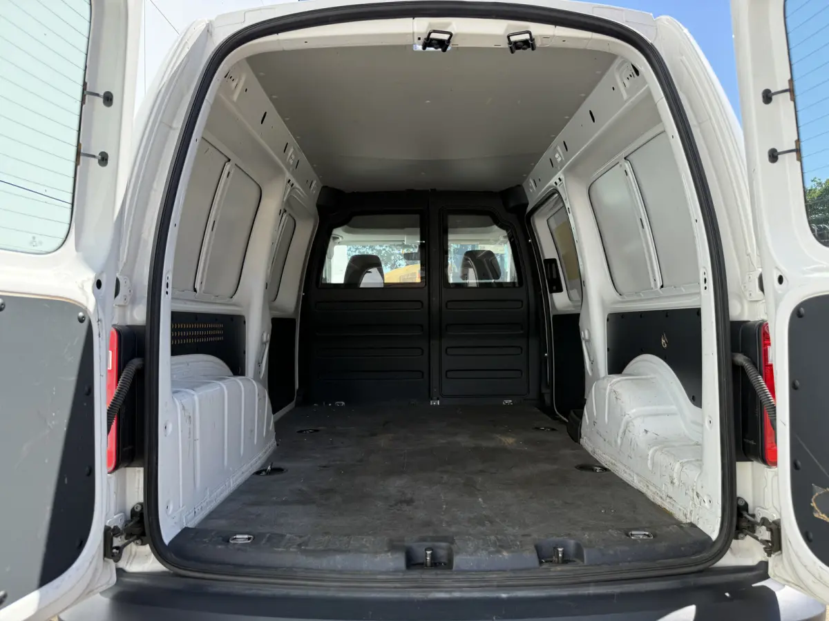 e-Caddy 37kWh 113PK L2 Elektrisch Caddy ABT Maxi 37,3kWh 159km WLTP LED Snelladen Trekhaak Airco Carplay Parkeersensoren Achter
