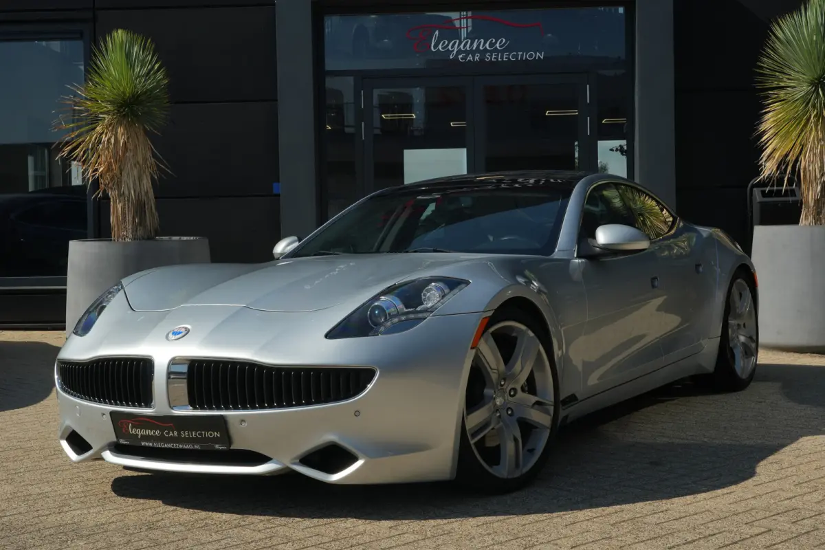 2.0 EcoChic | 408PK | Hybride | 22" | Keyless | Navigatie | Camera | Stoelverwarming | Fisker KARMA 2.0 EcoChic 408 PK Hybride met 2.0 viercilinder, 22-inch lichtmetalen velgen, Keyless Entr