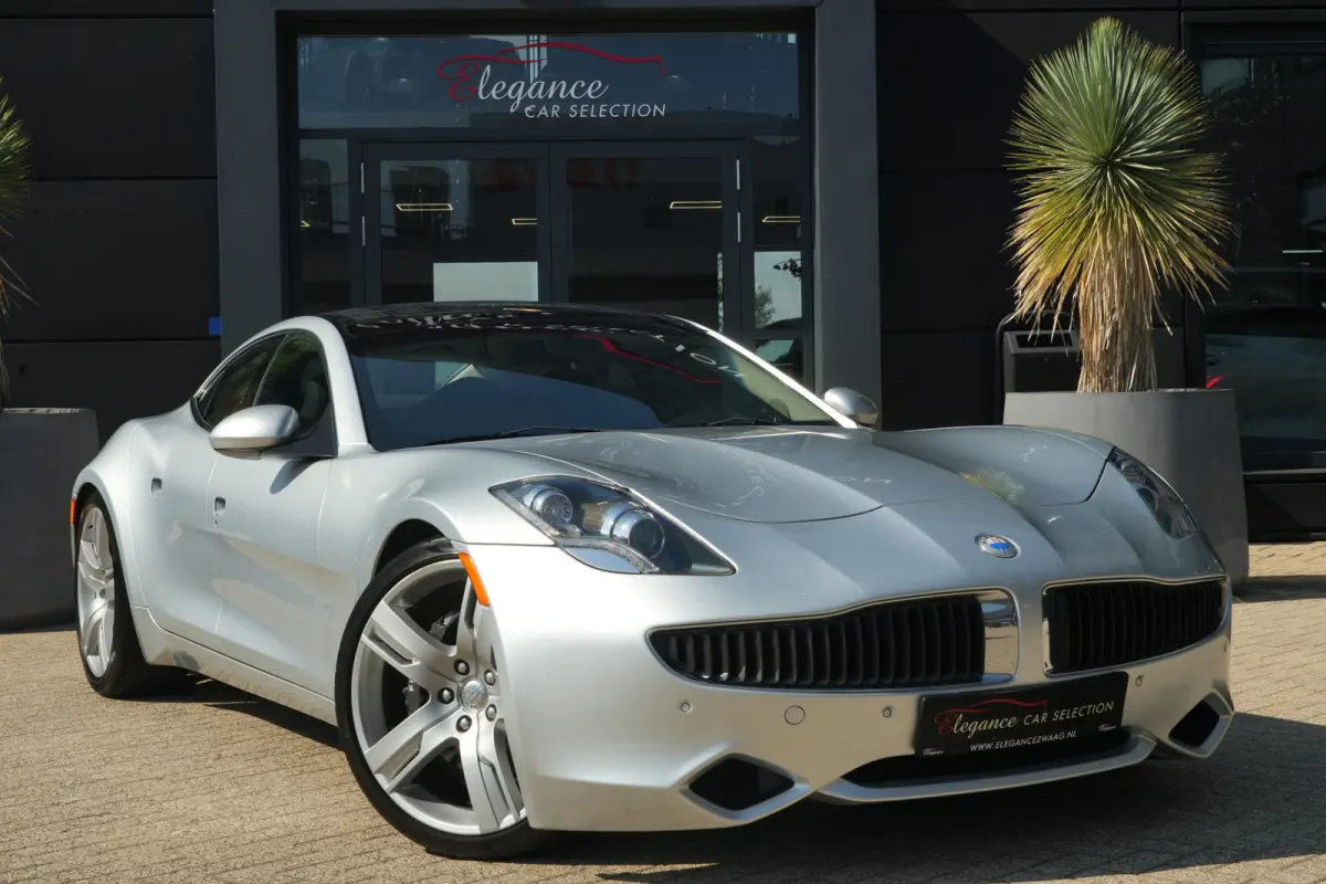 2.0 EcoChic | 408PK | Hybride | 22" | Keyless | Navigatie | Camera | Stoelverwarming | Fisker KARMA 2.0 EcoChic 408 PK Hybride met 2.0 viercilinder, 22-inch lichtmetalen velgen, Keyless Entr