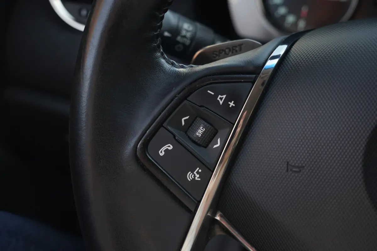 2.0 EcoChic | 408PK | Hybride | 22" | Keyless | Navigatie | Camera | Stoelverwarming | Fisker KARMA 2.0 EcoChic 408 PK Hybride met 2.0 viercilinder, 22-inch lichtmetalen velgen, Keyless Entr