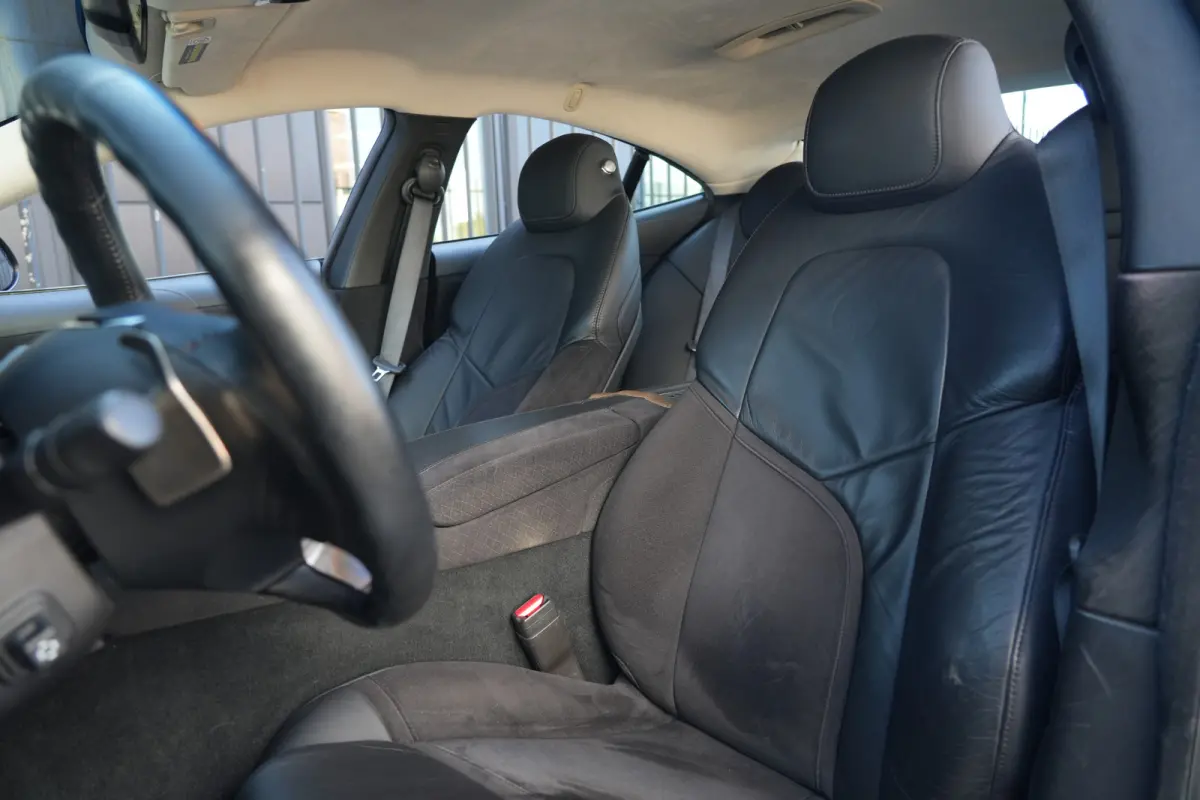 2.0 EcoChic | 408PK | Hybride | 22" | Keyless | Navigatie | Camera | Stoelverwarming | Fisker KARMA 2.0 EcoChic 408 PK Hybride met 2.0 viercilinder, 22-inch lichtmetalen velgen, Keyless Entr