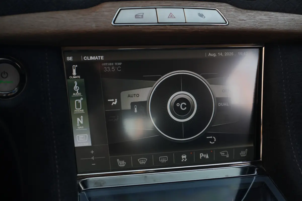 2.0 EcoChic | 408PK | Hybride | 22" | Keyless | Navigatie | Camera | Stoelverwarming | Fisker KARMA 2.0 EcoChic 408 PK Hybride met 2.0 viercilinder, 22-inch lichtmetalen velgen, Keyless Entr