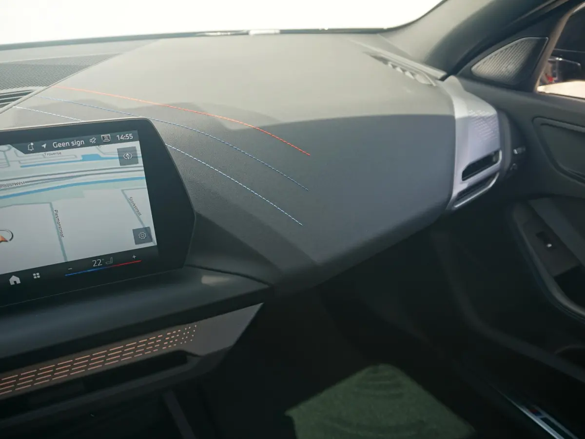 5-deurs 120 | M Sportpakket Pro | Panoramadak | Harman-Kardon | Driving Assistant Plus | Elektrisch verstelbare stoelen