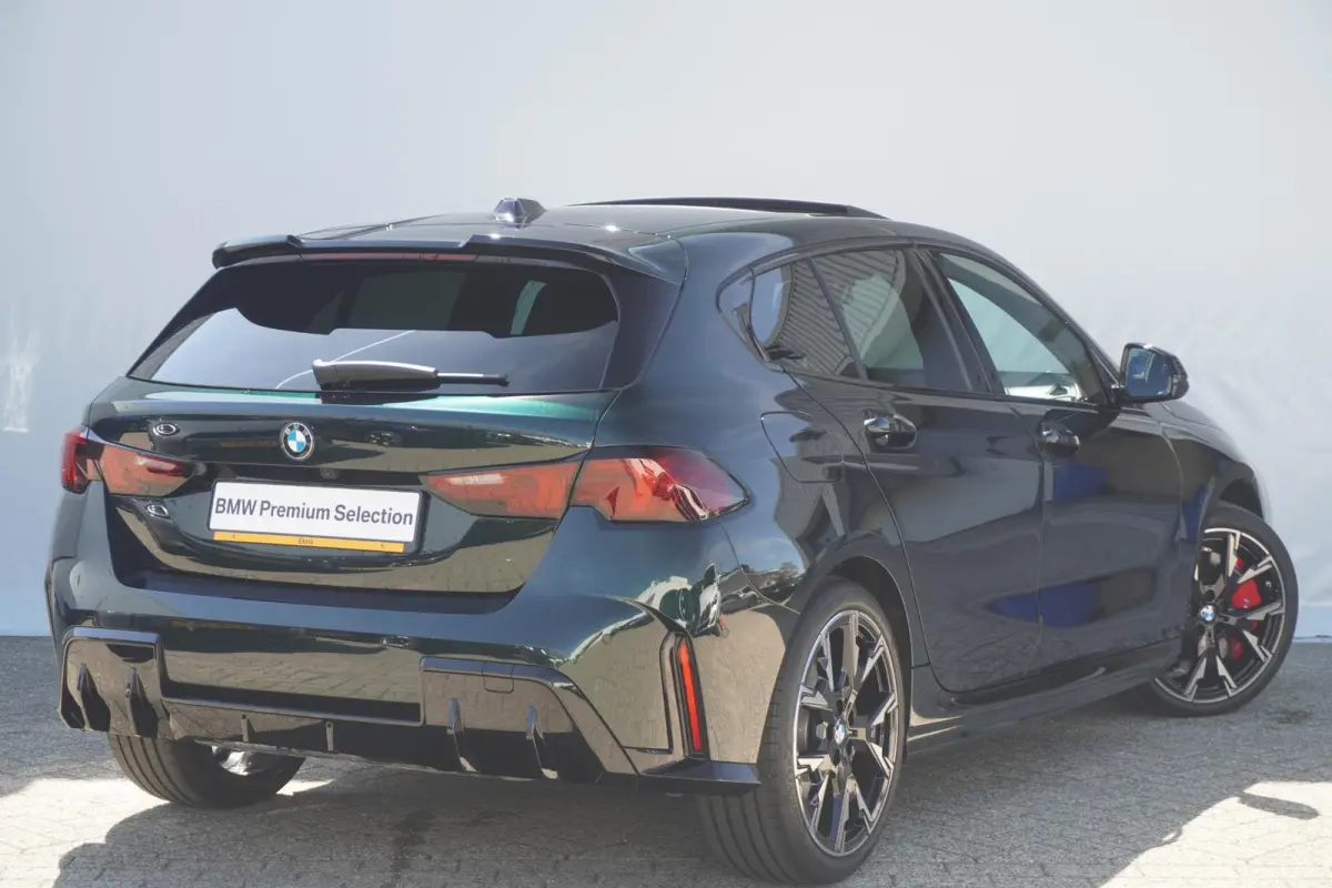 5-deurs 120 | M Sportpakket Pro | Panoramadak | Harman-Kardon | Driving Assistant Plus | Elektrisch verstelbare stoelen