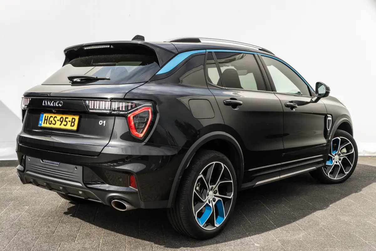 1.5 Plug-in Hybrid 262 Pk | Stuurverwarming | Panoramadak | Zwarte Hemel | NL Auto | 20 inch. LMV | 1e eigenaar