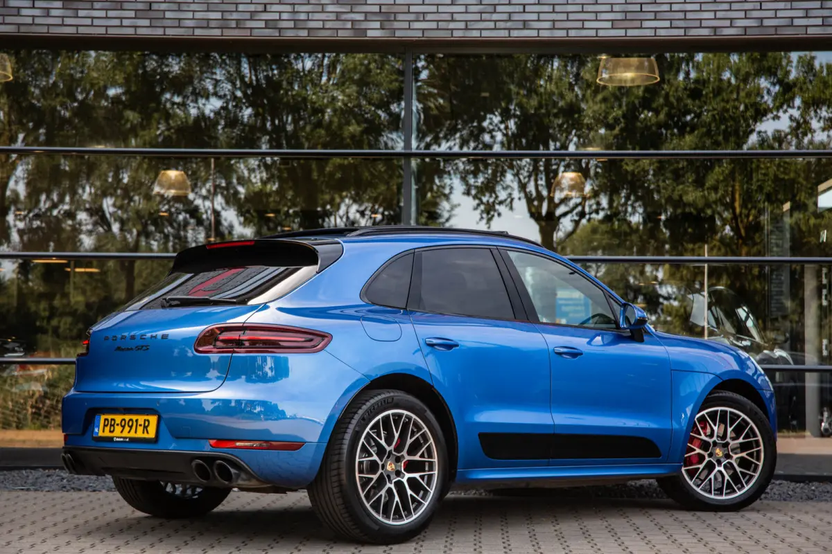 3.0 GTS , Sport-Chrono, Luchtvering, Trekhaak, Panoramadak, Apple Carplay, Stoel/stuurverwarming, VOL!!