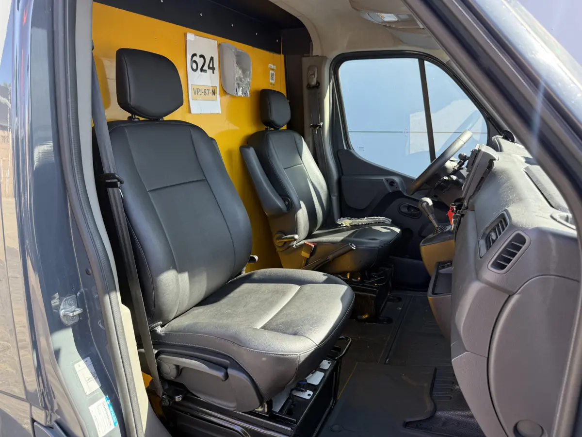 Plancher T35 2.3 DCI 150PK Lowliner Bakwagen Airco Cruise Control Camera Foodtruck Meubelbak Paardenwagen