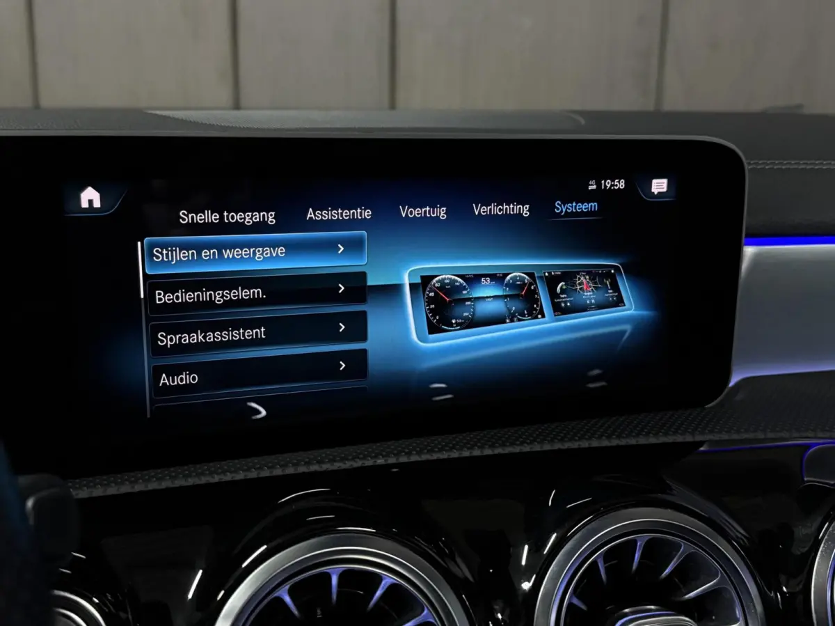 180 AMG|PANO|SFEER|KEYLESS|LED|CRUISE|WIDESCREEN