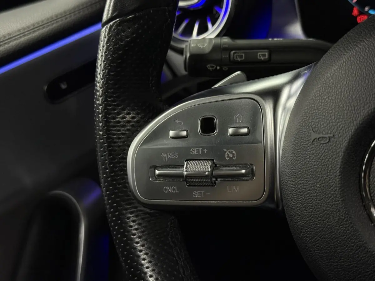 180 AMG|PANO|SFEER|KEYLESS|LED|CRUISE|WIDESCREEN