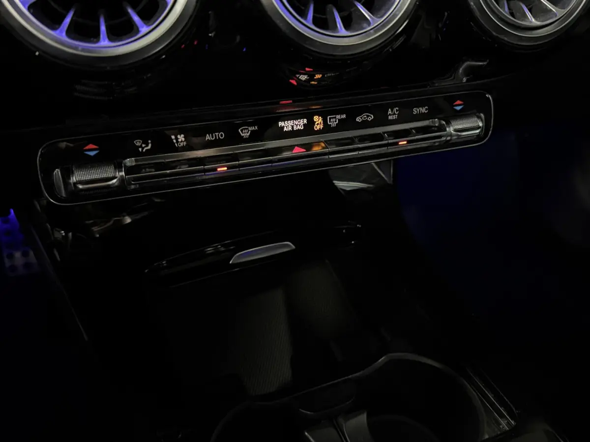 180 AMG|PANO|SFEER|KEYLESS|LED|CRUISE|WIDESCREEN