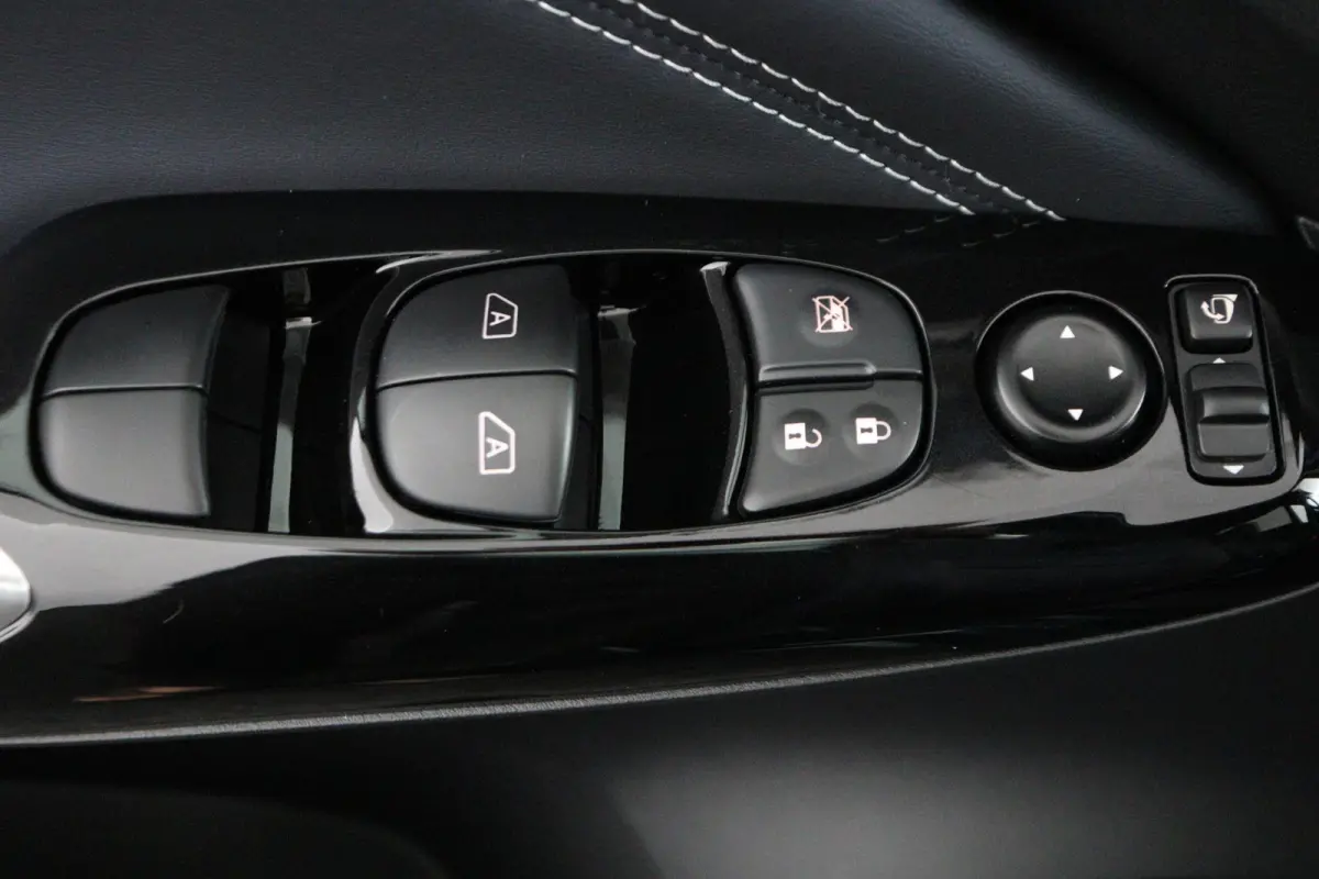 1.6 Hybrid Pulse FAP aero velgen | € 3.000,- voorraadvoordeel! | Navigatie| Bose Sound | Bijzonder mooie uitvoering!!