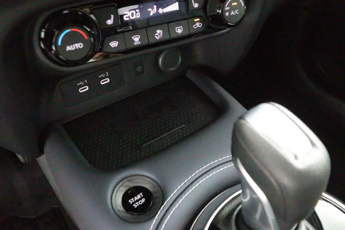 1.6 Hybrid Pulse FAP aero velgen | € 3.000,- voorraadvoordeel! | Navigatie| Bose Sound | Bijzonder mooie uitvoering!!