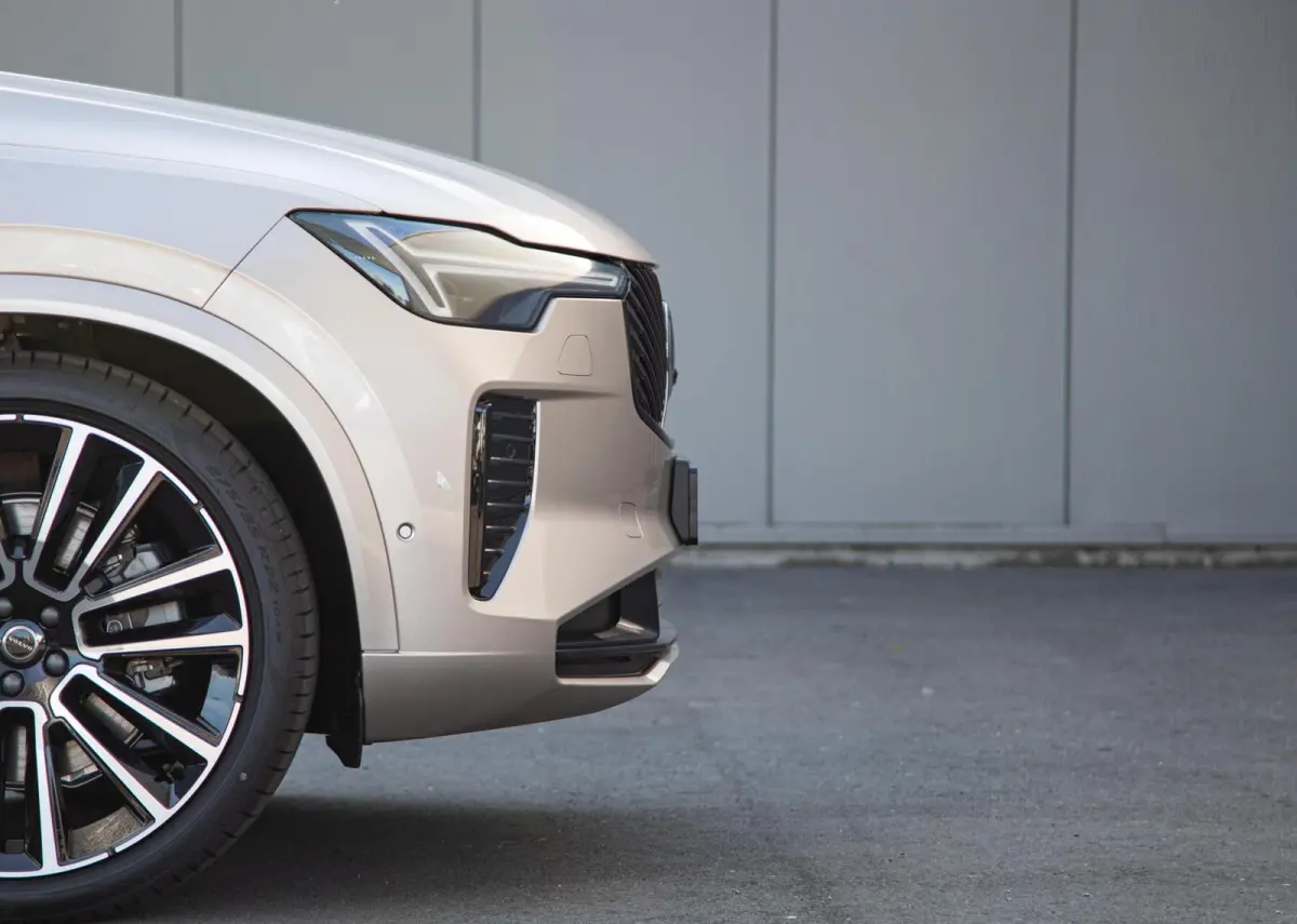 2.0 T8 Plug-in hybrid AWD Ultra Dark Full Option MY2026.5
