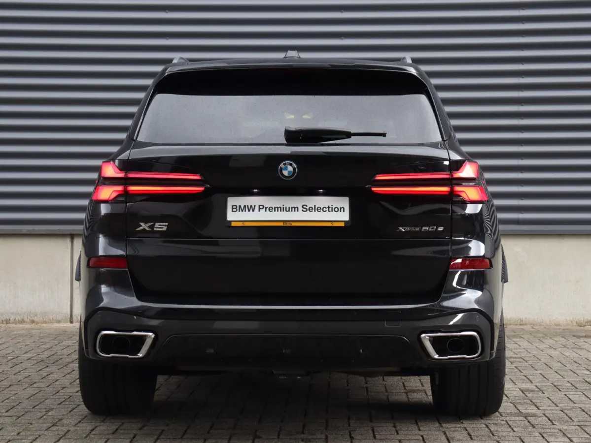 xDrive50e | M Sportpakket | Panodak | Head-Up | Driving Assistant Prof. | Massage | Stoelventilatie | Soft Close | Active Steering | SoH 100% | 20'' LMV