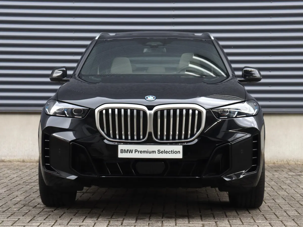 xDrive50e | M Sportpakket | Panodak | Head-Up | Driving Assistant Prof. | Massage | Stoelventilatie | Soft Close | Active Steering | SoH 100% | 20'' LMV