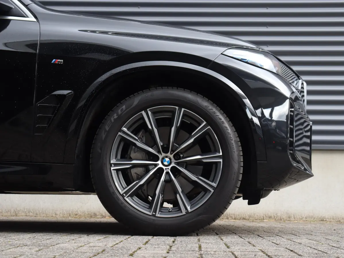 xDrive50e | M Sportpakket | Panodak | Head-Up | Driving Assistant Prof. | Massage | Stoelventilatie | Soft Close | Active Steering | SoH 100% | 20'' LMV