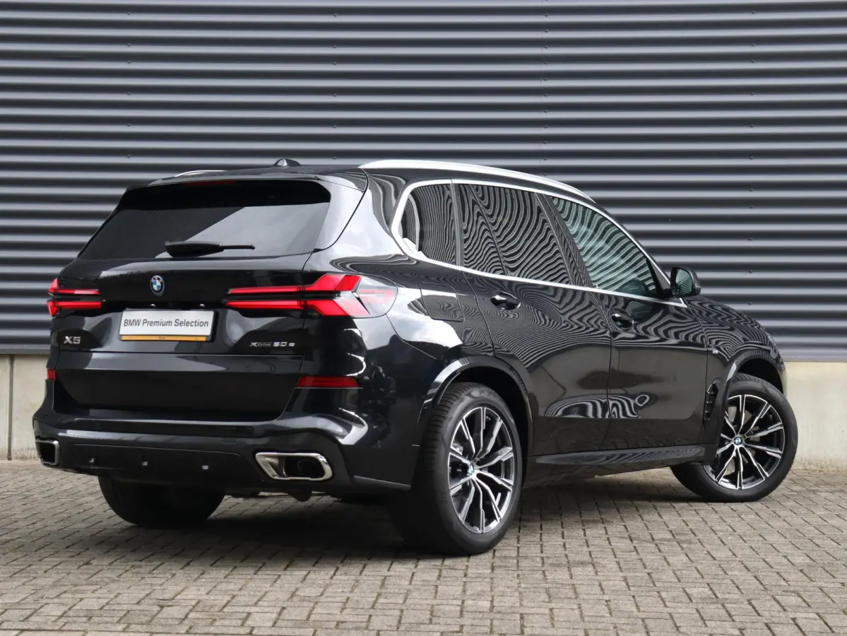 xDrive50e | M Sportpakket | Panodak | Head-Up | Driving Assistant Prof. | Massage | Stoelventilatie | Soft Close | Active Steering | SoH 100% | 20'' LMV