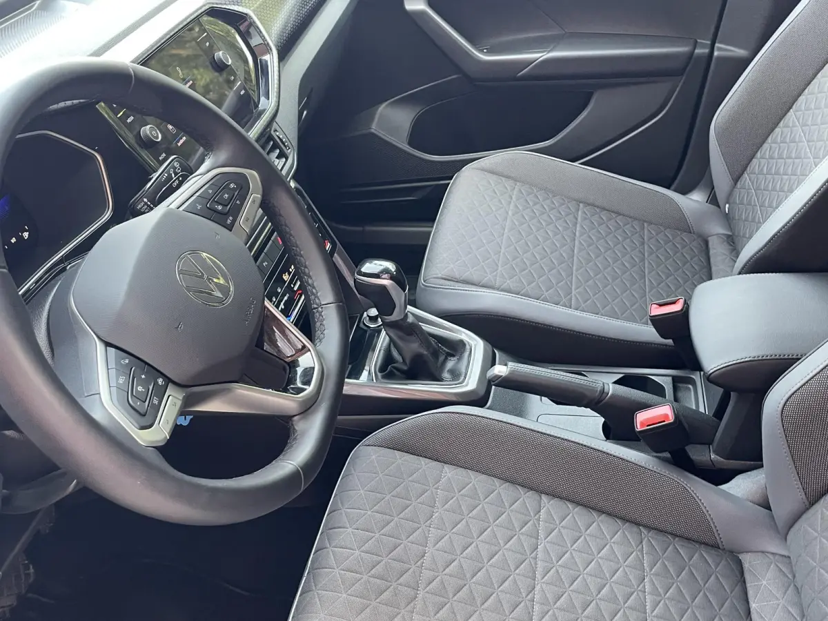 1.0 TSI 110pk DSG Style Navigatie Apple Carplay / Android Auto Camera Parkeer sensoren Dab Winterpakket Digitale Cockpit