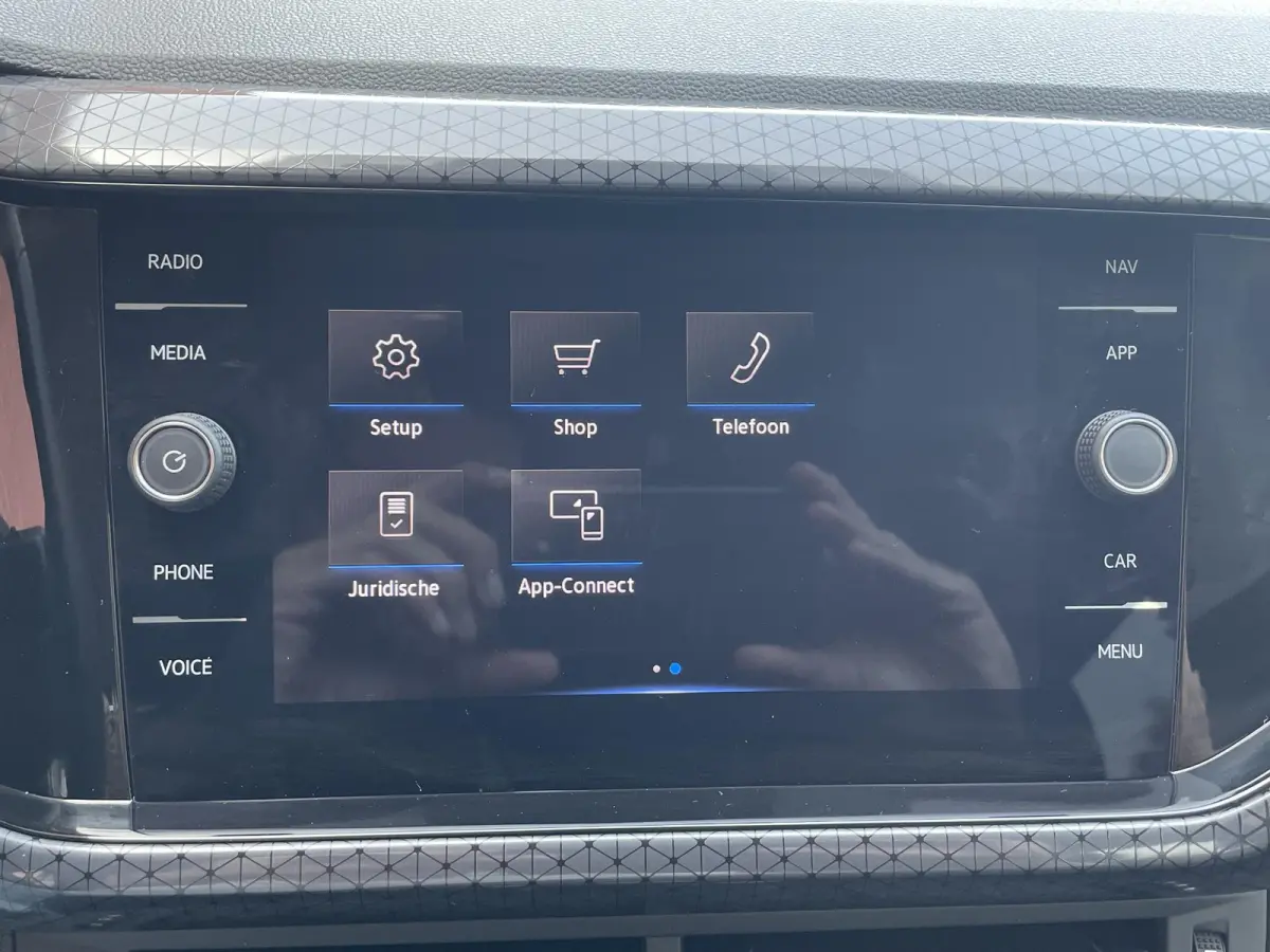 1.0 TSI 110pk DSG Style Navigatie Apple Carplay / Android Auto Camera Parkeer sensoren Dab Winterpakket Digitale Cockpit