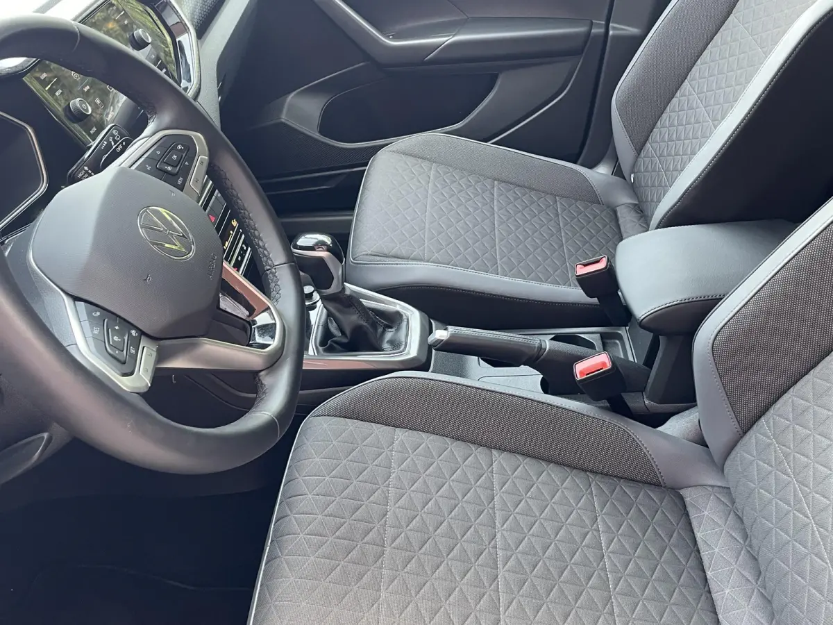 1.0 TSI 110pk DSG Style Navigatie Apple Carplay / Android Auto Camera Parkeer sensoren Dab Winterpakket Digitale Cockpit