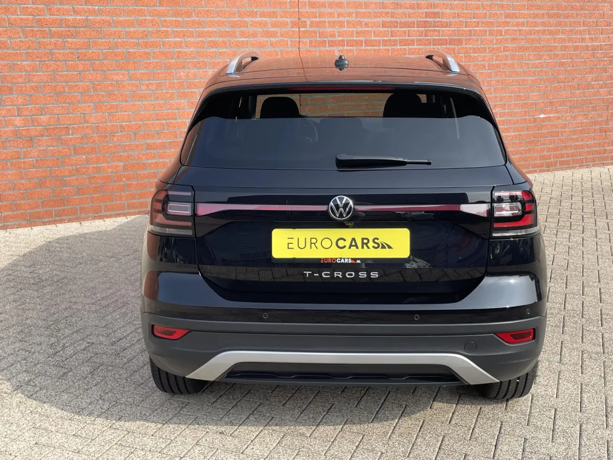 1.0 TSI 110pk DSG Style Navigatie Apple Carplay / Android Auto Camera Parkeer sensoren Dab Winterpakket Digitale Cockpit
