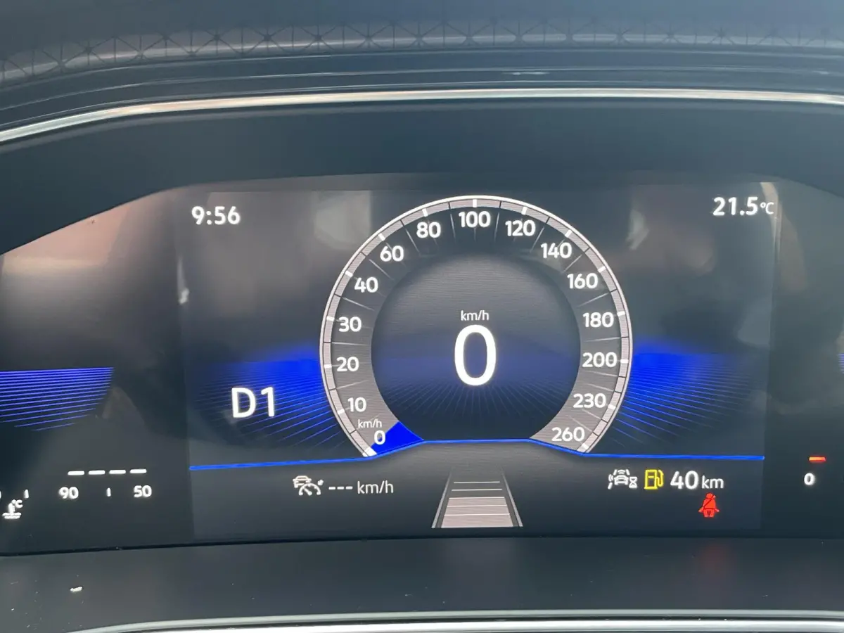 1.0 TSI 110pk DSG Style Navigatie Apple Carplay / Android Auto Camera Parkeer sensoren Dab Winterpakket Digitale Cockpit